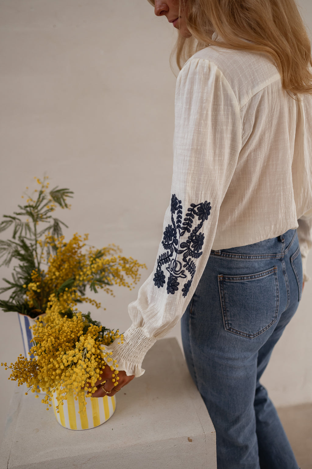 Salomé blouse - ecru and blue embroidered