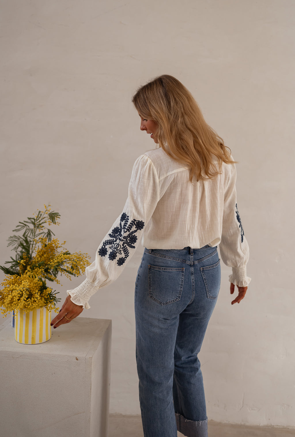 Salomé blouse - ecru and blue embroidered