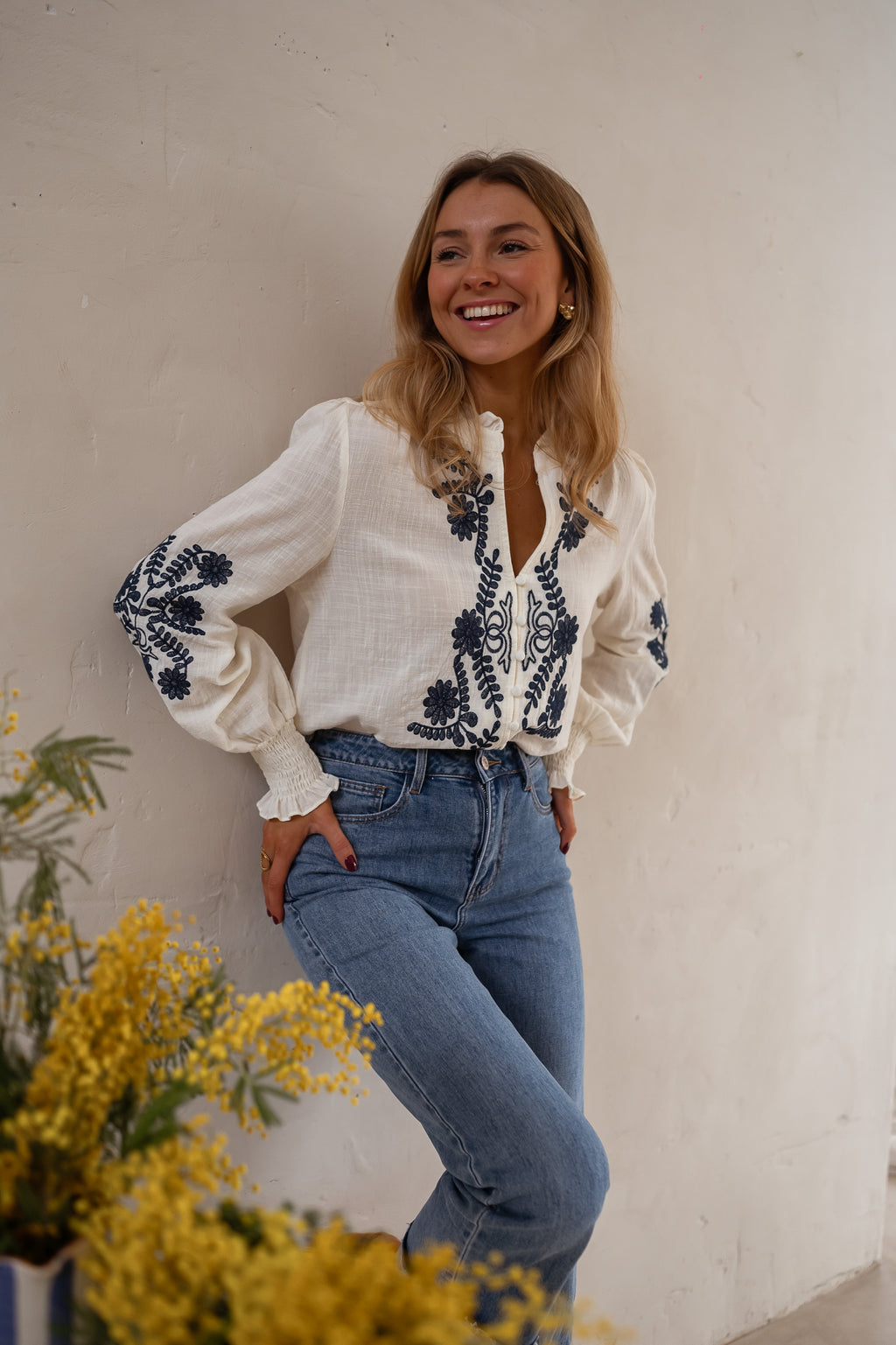 Salomé blouse - ecru and blue embroidered