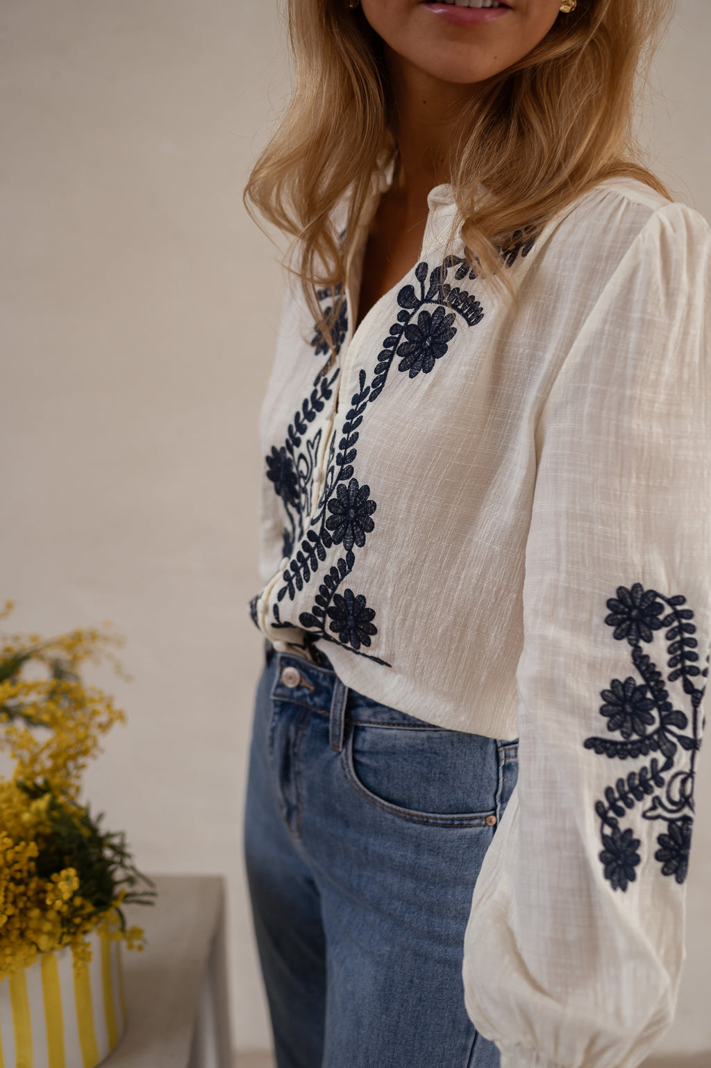 Blouse Salomé - écrue et bleue à broderie