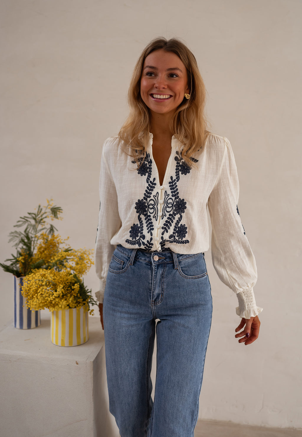 Salomé blouse - ecru and blue embroidered