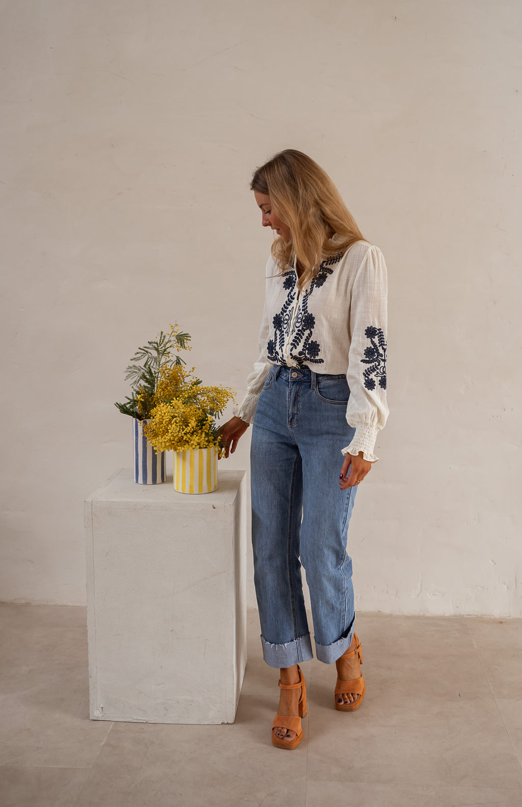 Salomé blouse - ecru and blue embroidered