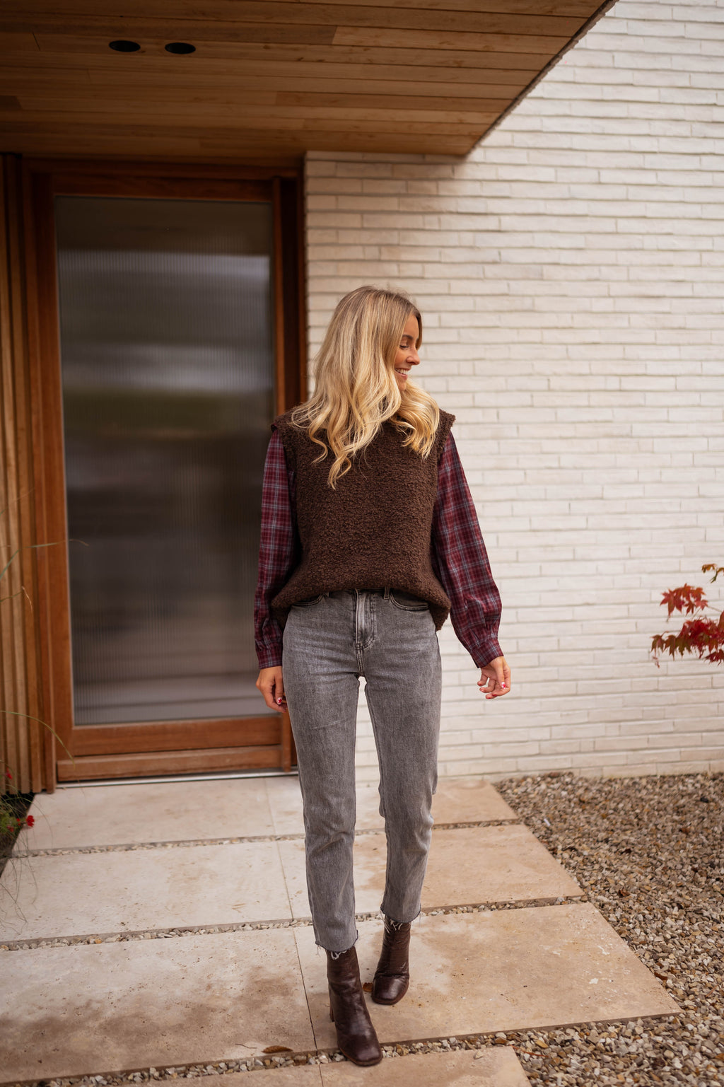 Emmie shirt - checkered burgundy