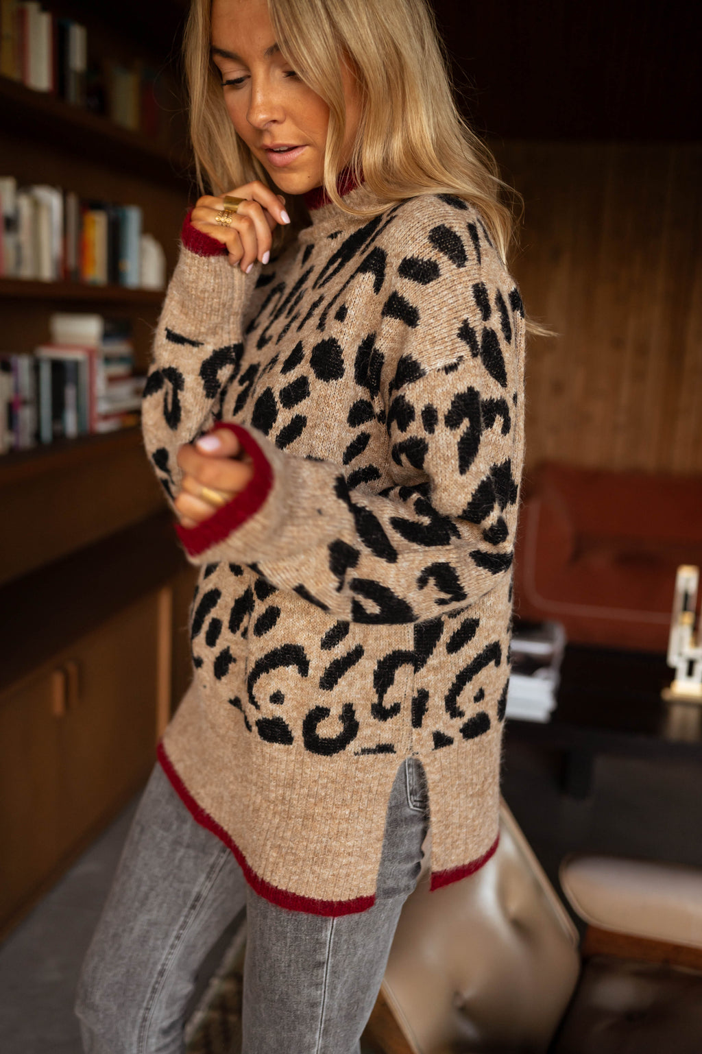 Poly sweater - camel leopard