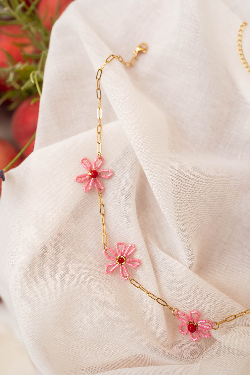 Pynka necklace - golden and pink