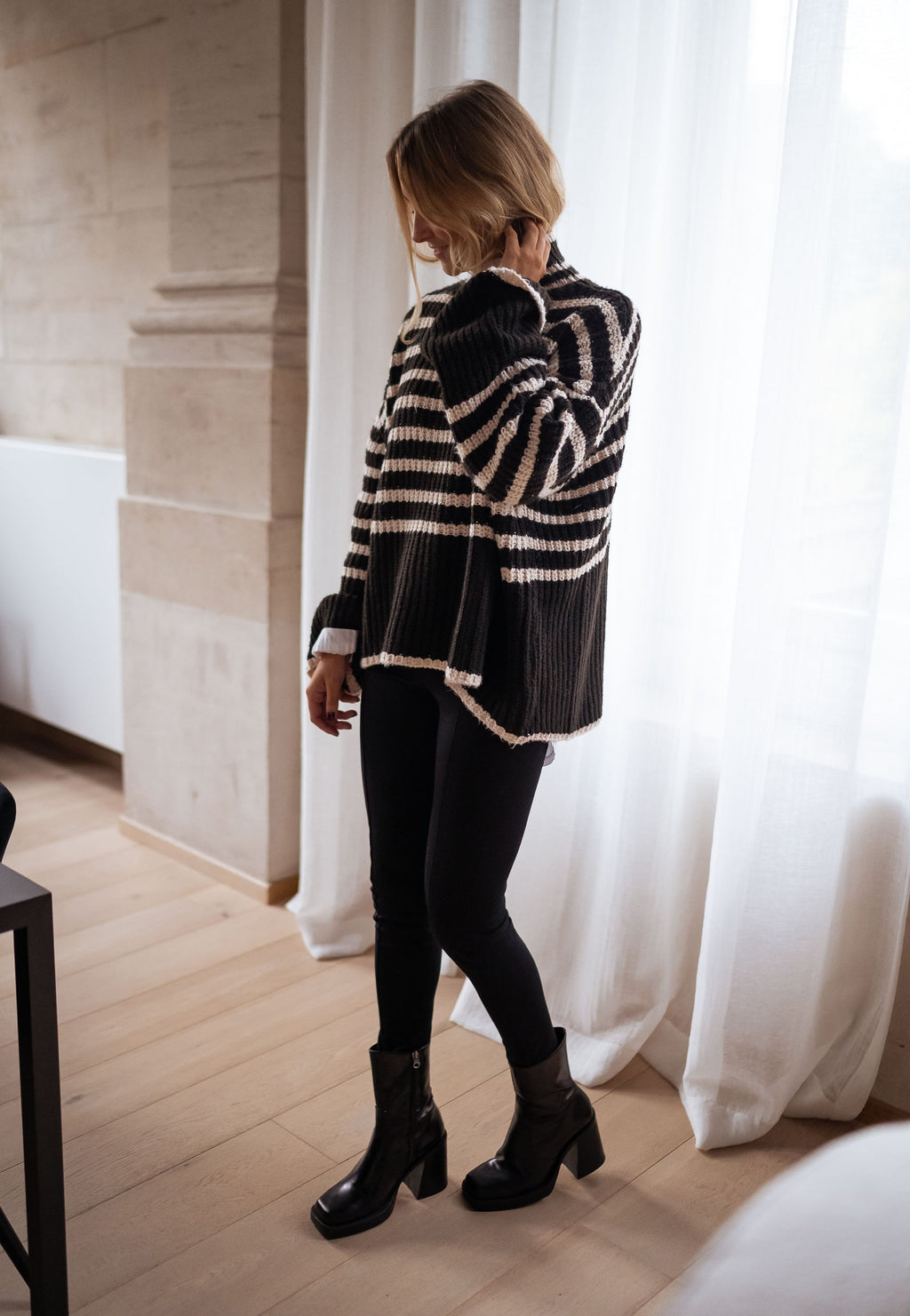 Sweater Genna with lines - Black and ecru 