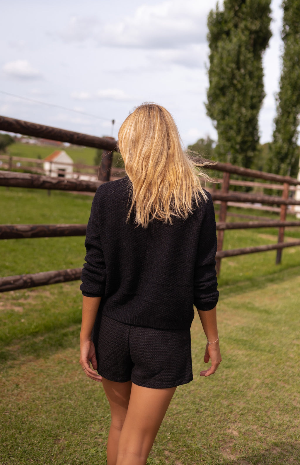 Cardigan Sam - Black