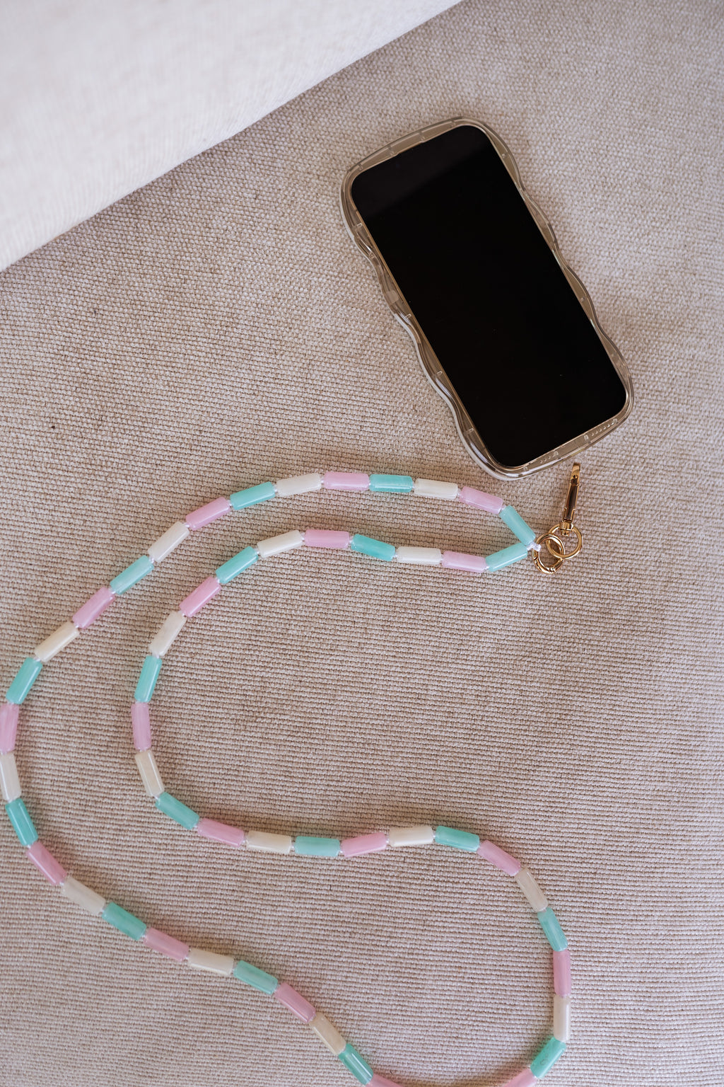 Phone lanyard Jula - in pearls Roses, green and white