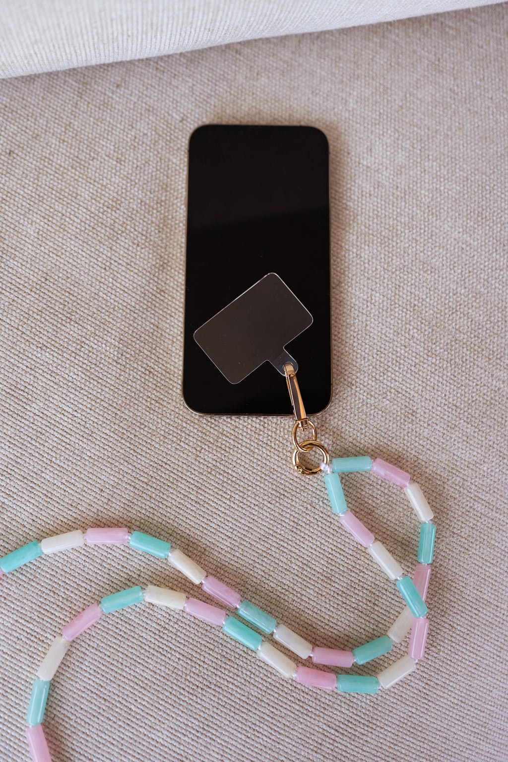 Phone lanyard Jula - in pearls Roses, green and white