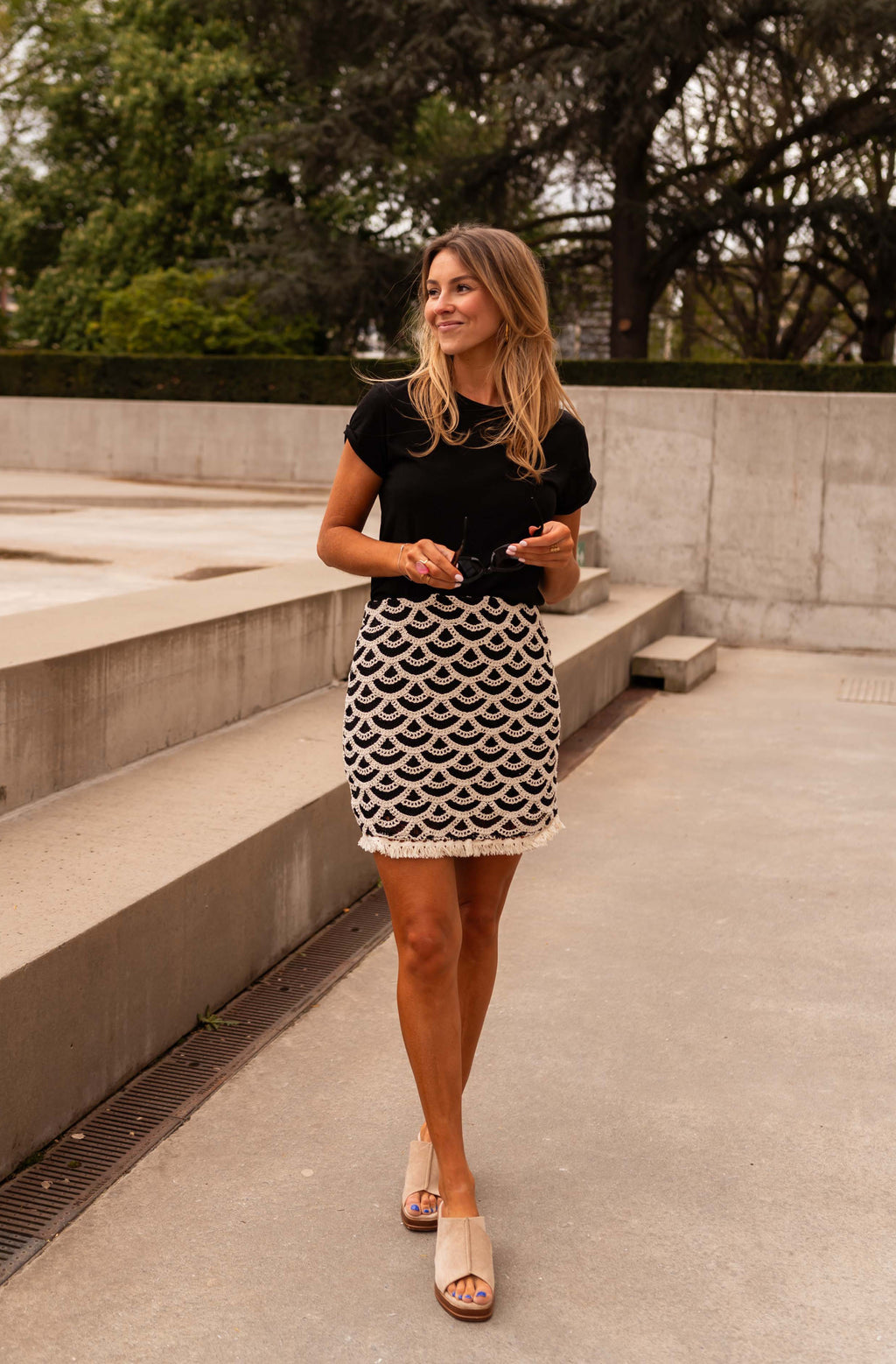 Crochet Teresa skirt - black and ecru