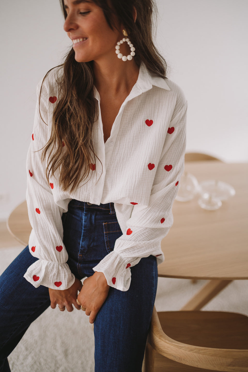 Vicky shirt - white with red hearts