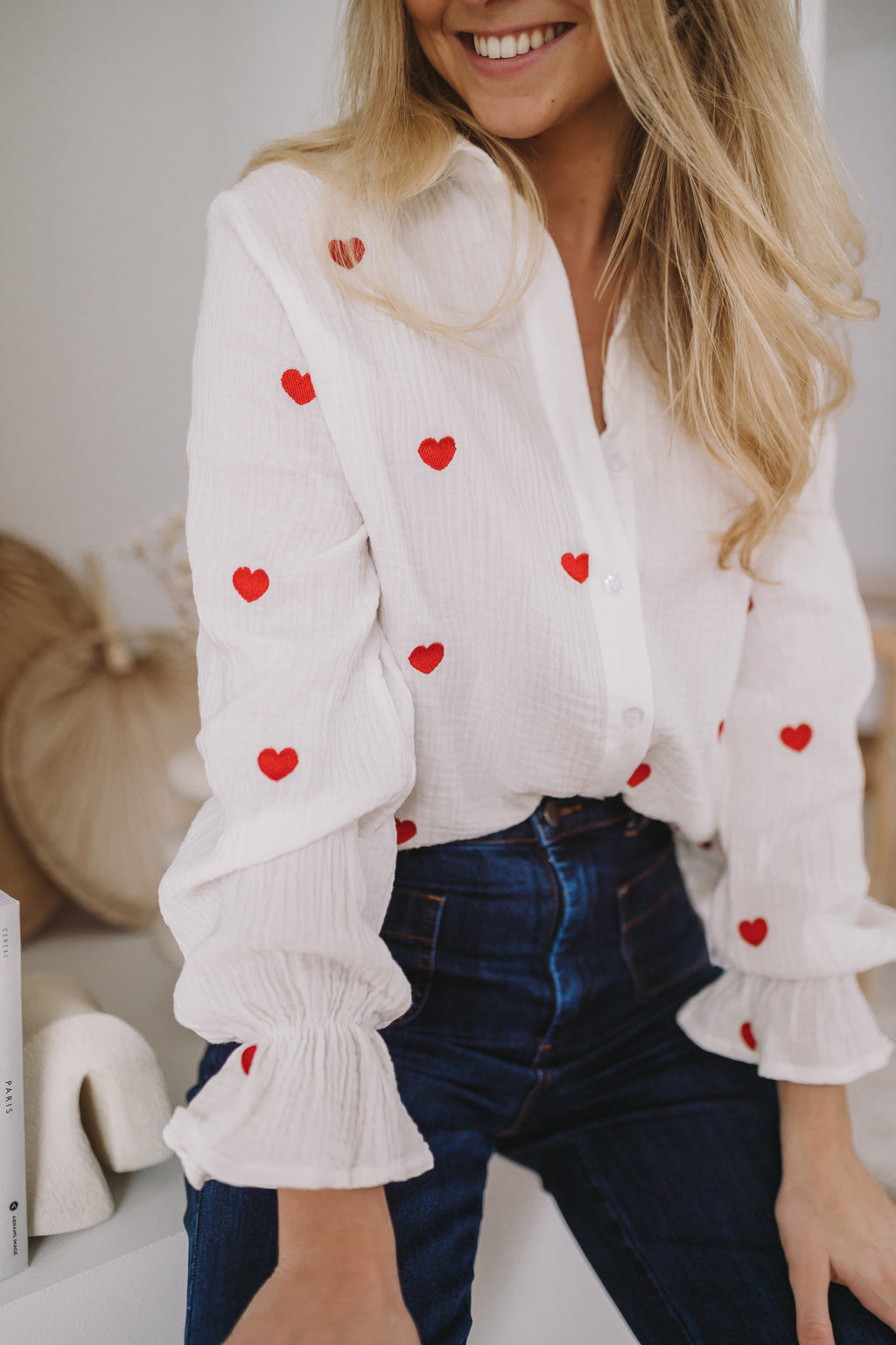 Vicky shirt - white with red hearts