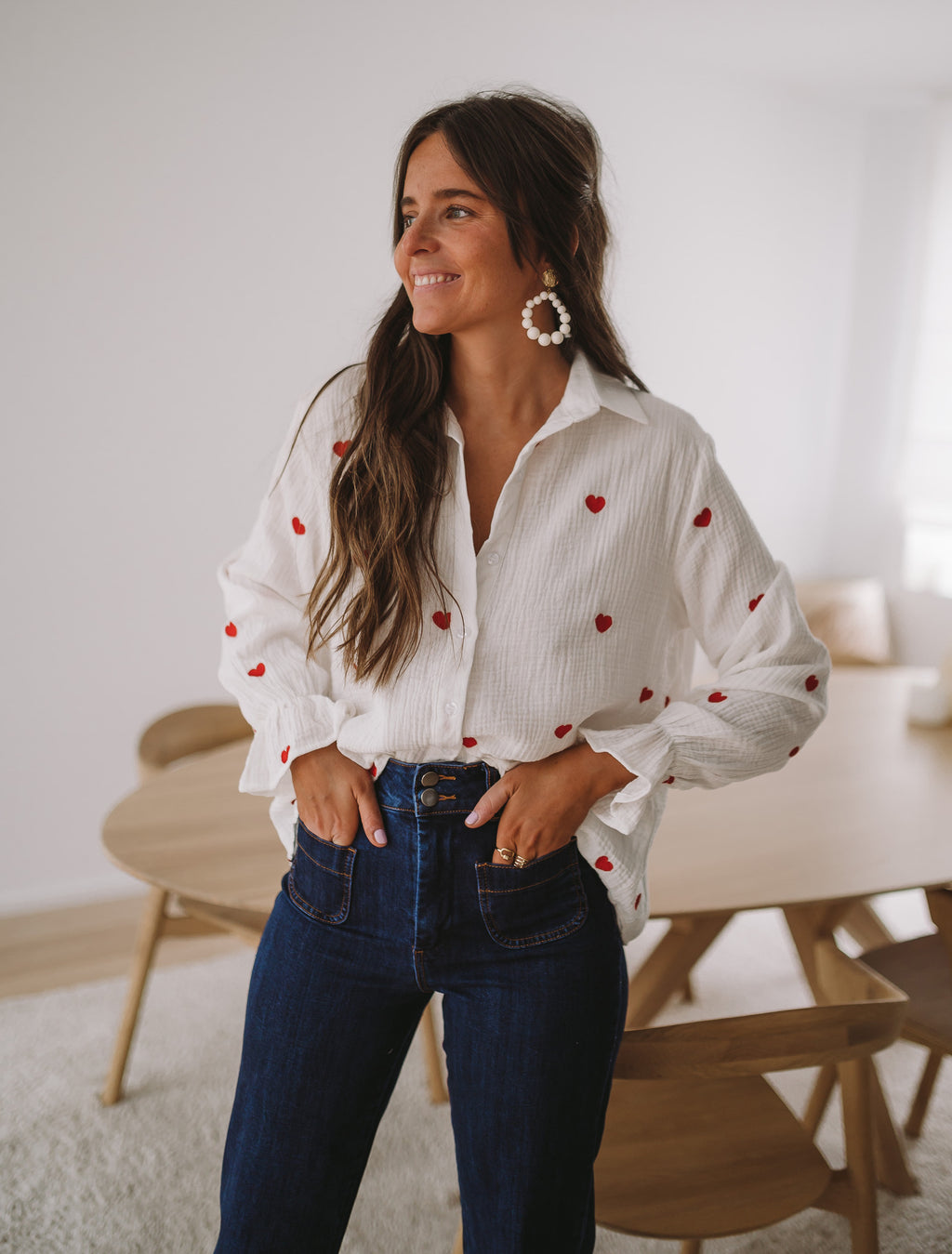 Vicky shirt - white with red hearts